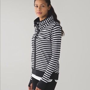 Lululemon in a cinch reversible pullover